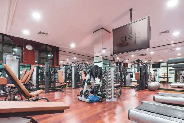 Flachbildschirm-Deckenhalterung mit verstellbarem Gefälle für 40-75" Bildschirme