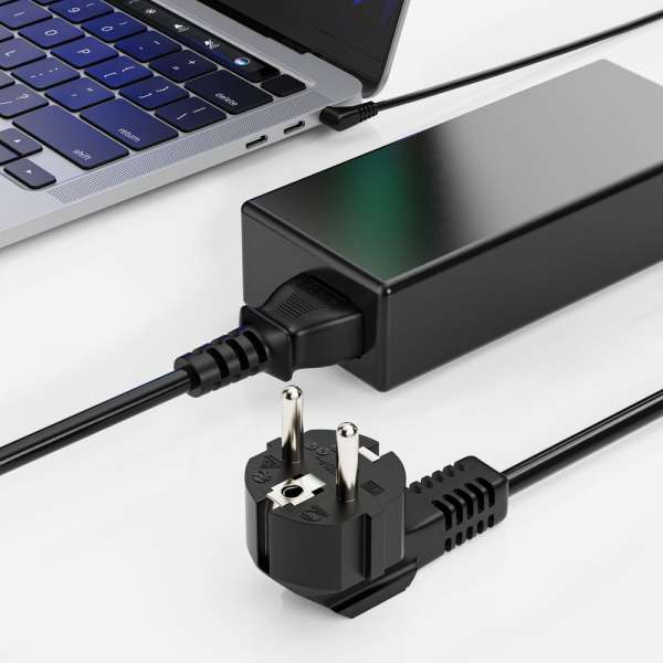 Netzkabel - Schutzkontakt Stecker 90° auf IEC Buchse (C13) gerade. Schwarz. 5,00m