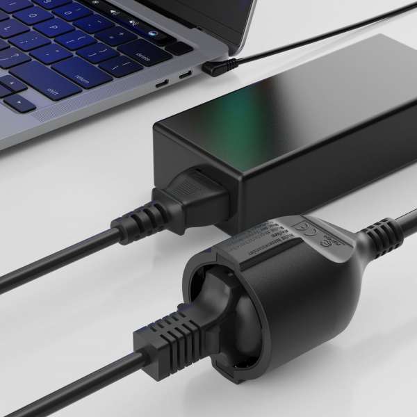 Netzkabel Verlängerung - Schutzkontakt Stecker 90° auf Sicherheits Buchse gerade. Schwarz. 2,00m