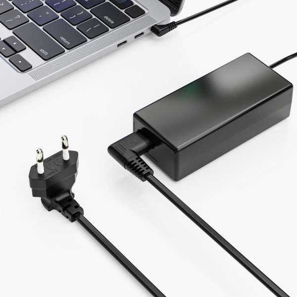 Netzkabel - Euro Stecker 90° auf IEC Buchse (C7) 90° - 5.00m - schwarz