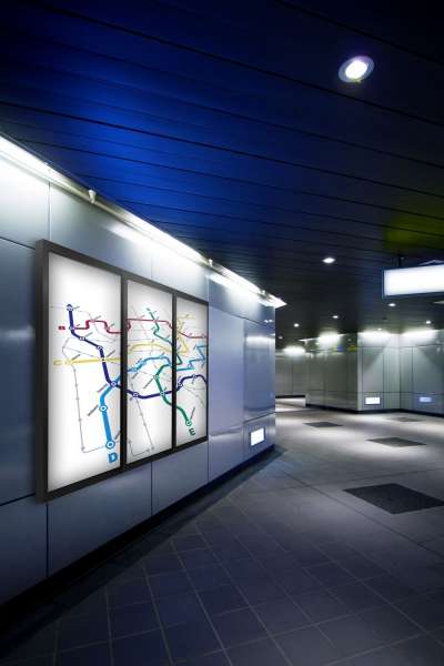 Video Wall Pop-Out-Halterung mit Schnellverschluss für 42-65" Bildschirme, Hochformat