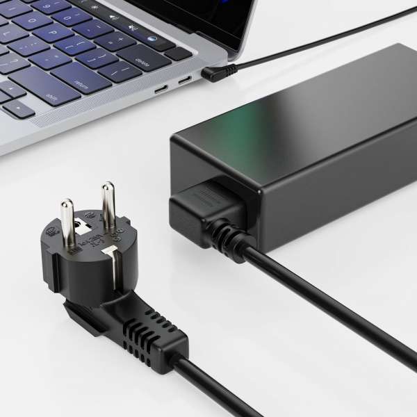 Netzkabel - Schutzkontakt Stecker 90° auf IEC Buchse (C13) 90° rechts abgewinkelt. Schwarz. 2,00m